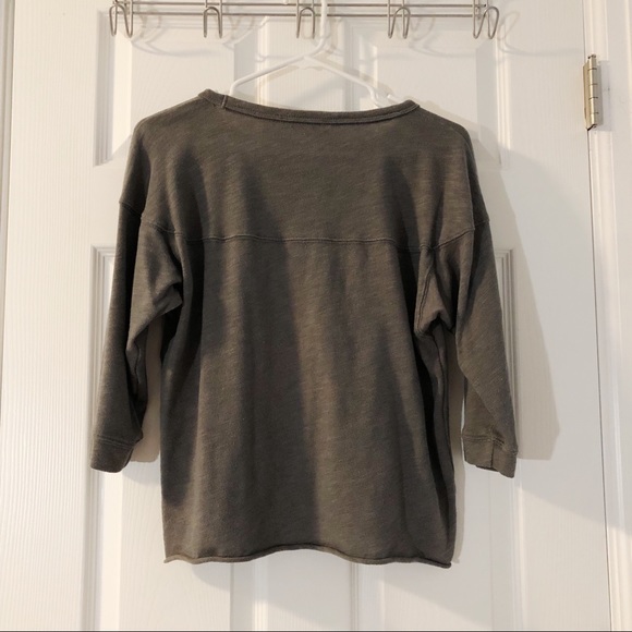 Gray top - Picture 5 of 5